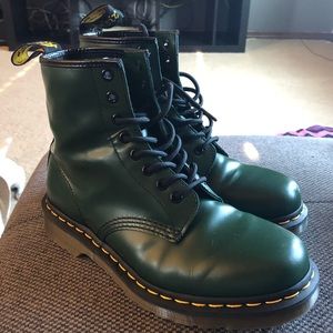 Dr. Martens Green 1460 M7/L8/UK6 Like New